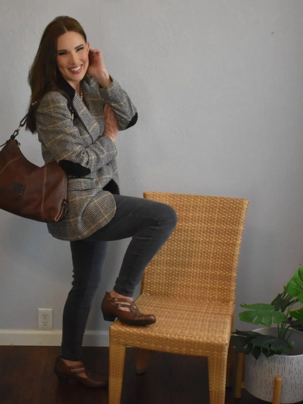 Dooney & Bourke Pebble Grain Leather East-West Hobo Bag Purse - Dark Brown